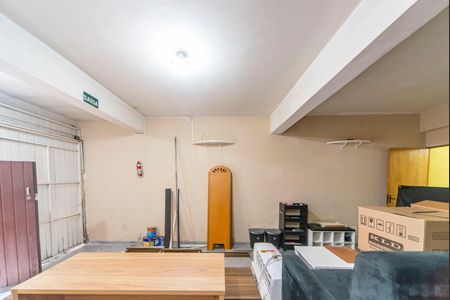 Casa para alugar com 315m², 3 quartos e 8 vagas Casa para alugar com 315m², 3 quartos e 8 vagasGaragem