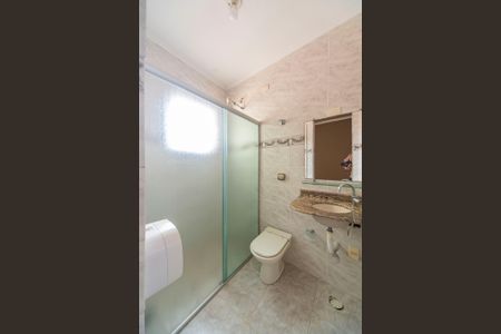 Casa para alugar com 315m², 3 quartos e 8 vagas Casa para alugar com 315m², 3 quartos e 8 vagasBanheiro da Suíte