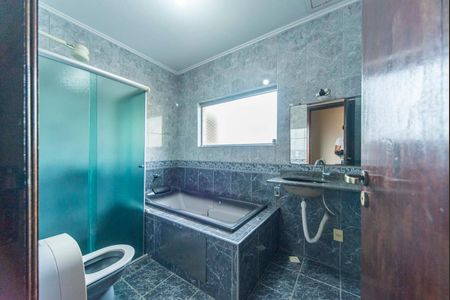 Casa para alugar com 315m², 3 quartos e 8 vagas Casa para alugar com 315m², 3 quartos e 8 vagasBanheiro Social