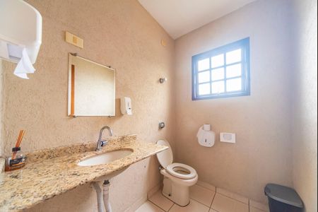 Casa para alugar com 315m², 3 quartos e 8 vagas Casa para alugar com 315m², 3 quartos e 8 vagasLavabo