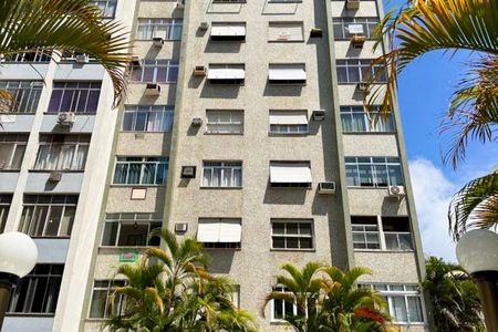 Apartamento à venda com 90m², 3 quartos e 1 vaga Apartamento à venda com 90m², 3 quartos e 1 vagaFachada