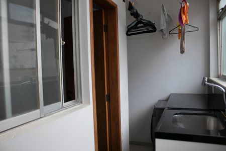 Apartamento à venda com 92m², 3 quartos e 1 vagaÁrea de Serviço