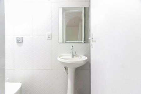 Banheiro de casa para alugar com 1 quarto, 42m² em Jardim Esmeralda, São Paulo