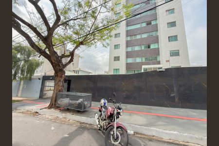 Apartamento para alugar com 68m², 2 quartos e 2 vagas Apartamento para alugar com 68m², 2 quartos e 2 vagasFachada