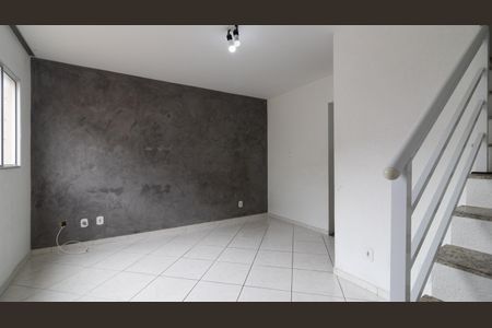 Casa de condomínio à venda com 56m², 2 quartos e 1 vagaSala
