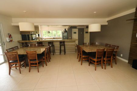 Casa de condomínio à venda com 218m², 4 quartos e 2 vagasÁrea comum - Salão de festas 2