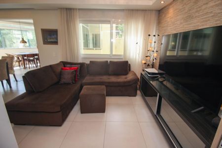 Sala de casa de condomínio à venda com 4 quartos, 218m² em Teresópolis, Porto Alegre