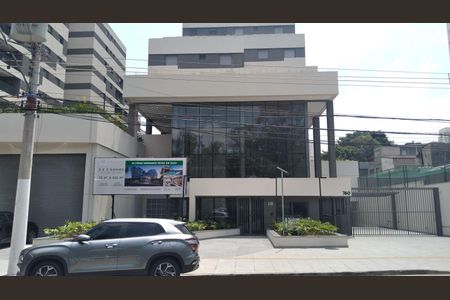 Apartamento para alugar com 74m², 2 quartos e 1 vaga Apartamento para alugar com 74m², 2 quartos e 1 vagaFachada