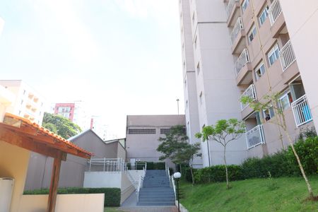 Apartamento à venda com 45m², 2 quartos e 1 vagaÁrea comum - Escadas e rampa de acesso