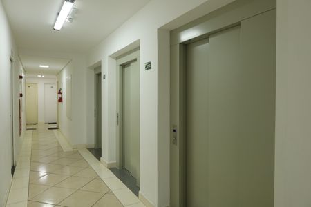 Apartamento à venda com 45m², 2 quartos e 1 vagaÁrea comum - Saguão do andar