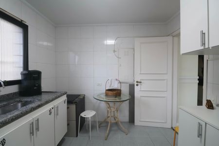 Apartamento para alugar com 150m², 3 quartos e 2 vagas Apartamento para alugar com 150m², 3 quartos e 2 vagasCozinha