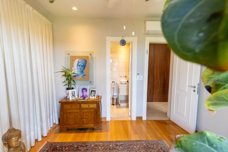 Casa de condomínio para alugar com 940m², 7 quartos e 1 vagaSuíte 1