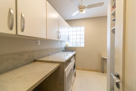 Casa de condomínio para alugar com 940m², 7 quartos e 1 vagaÁrea de Serviço