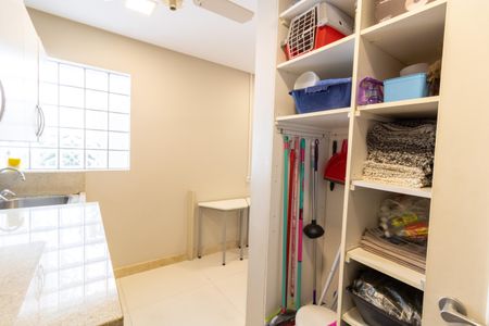 Casa de condomínio para alugar com 940m², 7 quartos e 1 vagaÁrea de Serviço