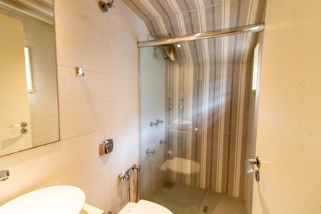 Casa de condomínio para alugar com 940m², 7 quartos e 1 vagaBanheiro da Suíte 6