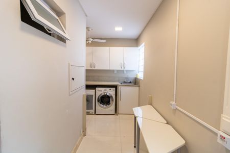 Casa de condomínio para alugar com 940m², 7 quartos e 1 vagaÁrea de Serviço