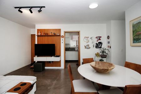 Apartamento à venda com 83m², 3 quartos e 2 vagasSala