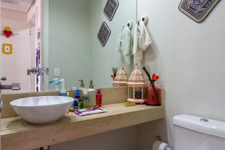 Lavabo de apartamento à venda com 3 quartos, 145m² em Vila Cordeiro, São Paulo