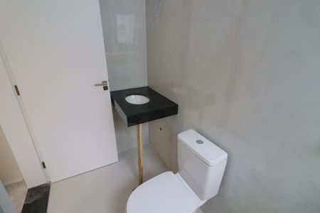 Casa à venda com 150m², 3 quartos e 4 vagasBanheiro da Suíte 2