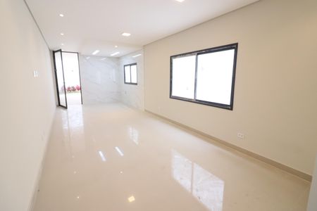 Casa à venda com 150m², 3 quartos e 4 vagasSala/Cozinha