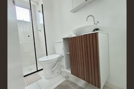 Studio para alugar com 25m², 1 quarto e sem vaga Studio para alugar com 25m², 1 quarto e sem vagaBanheiro Social