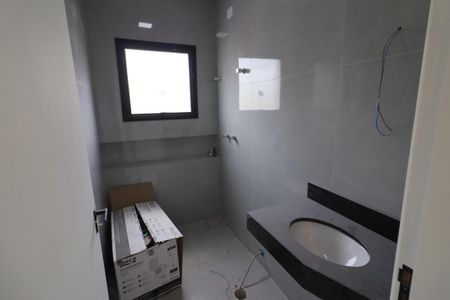 Casa à venda com 150m², 3 quartos e 4 vagasBanheiro da Suíte 1