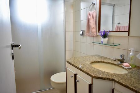 Apartamento à venda com 63m², 3 quartos e 1 vagaBanheiro Social