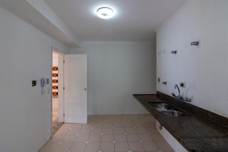 Apartamento à venda com 240m², 3 quartos e 3 vagasCozinha