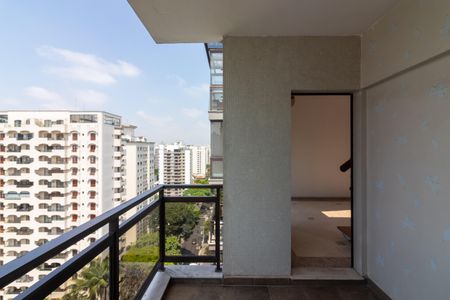 Apartamento à venda com 240m², 3 quartos e 3 vagasVaranda