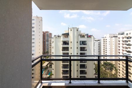 Apartamento à venda com 240m², 3 quartos e 3 vagasVaranda do quarto 1