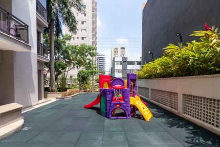 Apartamento à venda com 240m², 3 quartos e 3 vagasÁrea comum - Playground