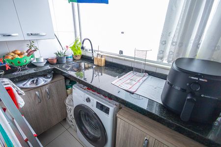 Apartamento à venda com 76m², 3 quartos e 1 vagaÁrea de Serviço