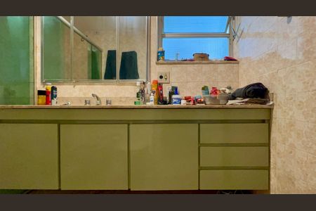 Apartamento à venda com 168m², 4 quartos e 1 vagaBanheiro da Suíte 2