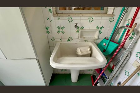 Apartamento à venda com 168m², 4 quartos e 1 vagaÁrea de Serviço