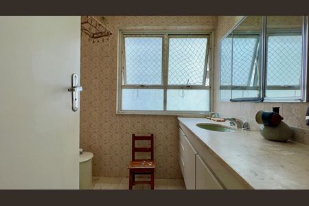 Apartamento à venda com 168m², 4 quartos e 1 vagaBanheiro da Suíte 2