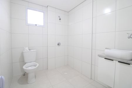 Banheiro Social de apartamento para alugar com 1 quarto, 37m² em Vila Isa, São Paulo