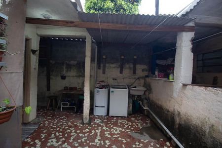 Casa à venda com 300m², 4 quartos e 1 vagaÁrea de Serviço / Quintal