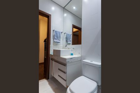 Casa para alugar com 151m², 3 quartos e 2 vagas Casa para alugar com 151m², 3 quartos e 2 vagasBanheiro Social