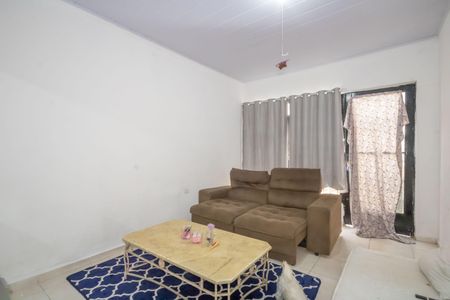 Casa à venda com 220m², 5 quartos e 2 vagas Casa à venda com 220m², 5 quartos e 2 vagasSala