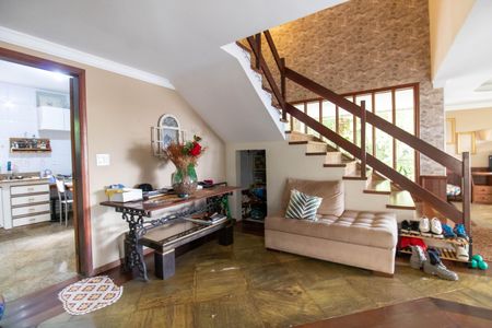 Sala de casa para alugar com 5 quartos, 800m² em Badu, Niterói