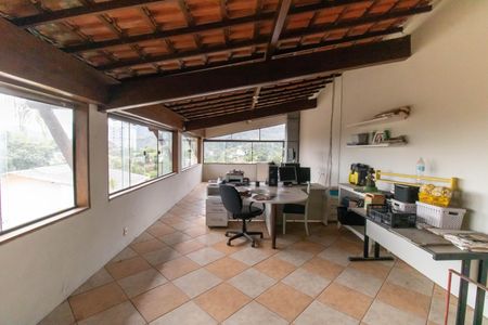 Casa para alugar com 800m², 5 quartos e 2 vagasTerraço