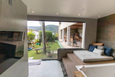 Casa para alugar com 800m², 5 quartos e 2 vagasÁrea externa