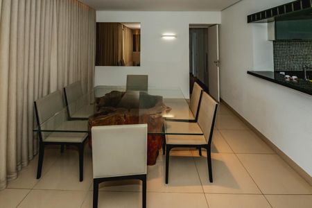 Apartamento para alugar com 120m², 4 quartos e 3 vagasSala