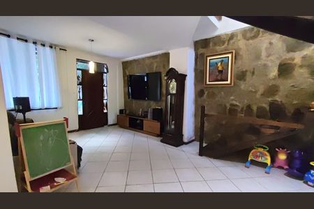 Sala de casa para alugar com 9 quartos, 665m² em Vargem Grande, Rio de Janeiro