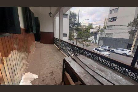 Casa à venda com 261m², 4 quartos e 2 vagas