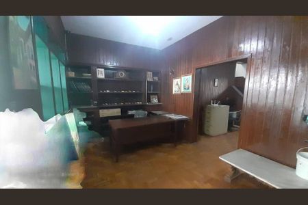 Casa à venda com 261m², 4 quartos e 2 vagas