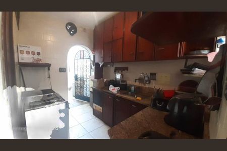 Casa à venda com 261m², 4 quartos e 2 vagas