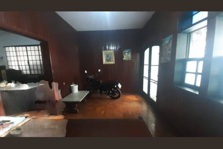 Casa à venda com 261m², 4 quartos e 2 vagas