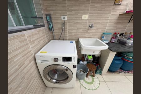 Casa à venda com 130m², 3 quartos e 2 vagasLavanderia