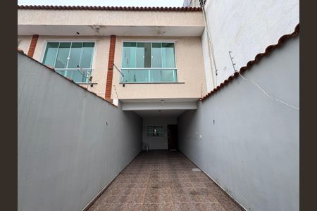 Casa à venda com 130m², 3 quartos e 2 vagasGaragem